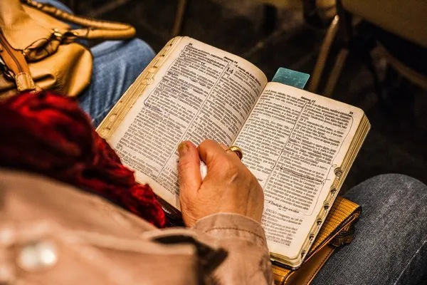 4 Ways We Hear God Speak